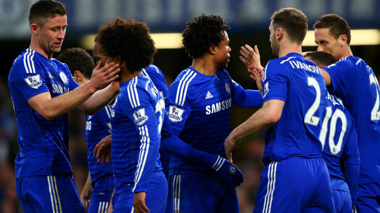 Chelsea celebrate Loic Remy's goal