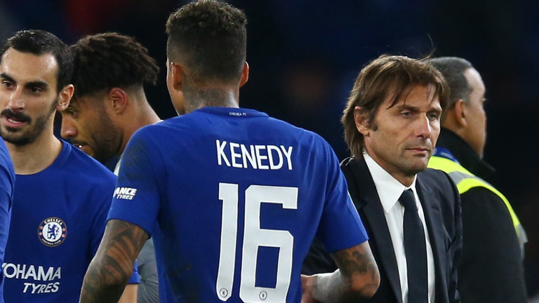 Antonio Conte congratulates his side on beating Everton