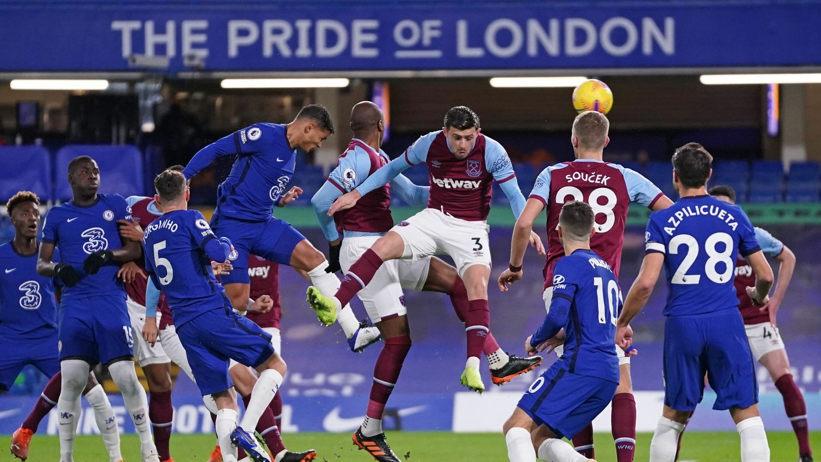 Thiago Silva scores for Chelsea