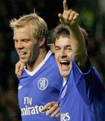 Gudjohnsen and Cole celebrate at United