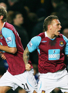 Craig Bellamy celebrates