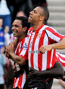 Kieran Richardson celebrates his goal