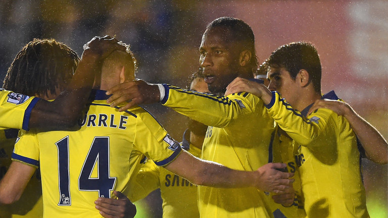Chelsea celebrate Didier Drogba's goal