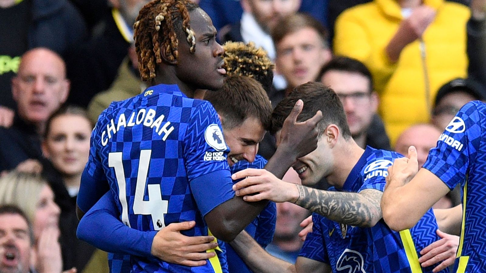 Chelsea celebrate Mason Mount's goal